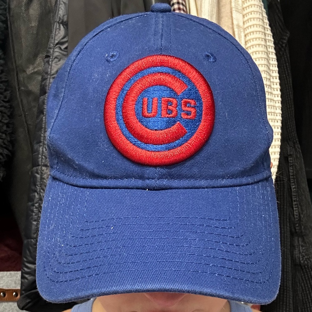 Cubs Hat - Picture 2 of 4